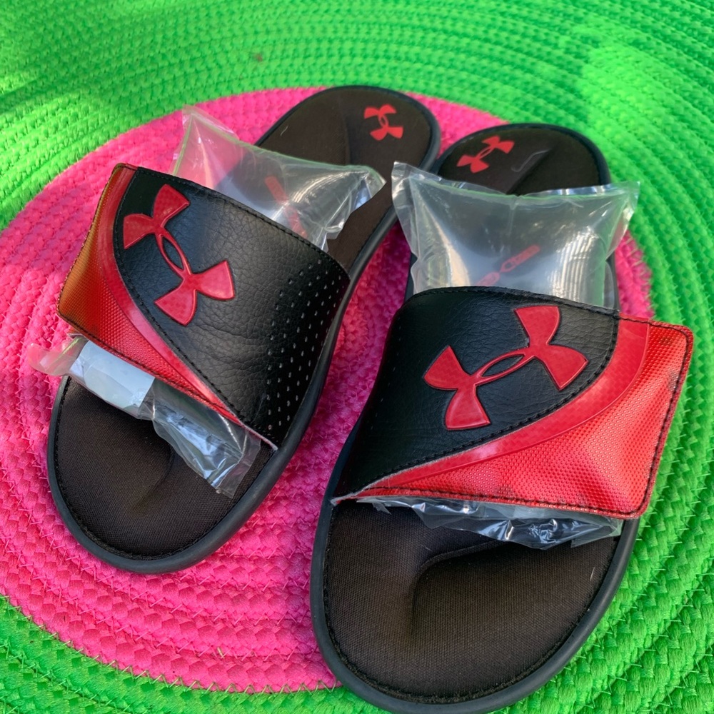 Under Armour slides 7 😍